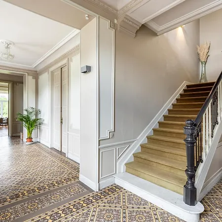 Au Chateau 103 Проживание в семье *