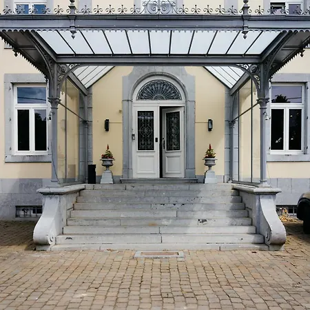 Au Chateau 103 Проживание в семье *